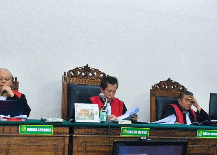 Sajam di Pinggang Bikin Warga Surabaya Berurusan dengan Hukum