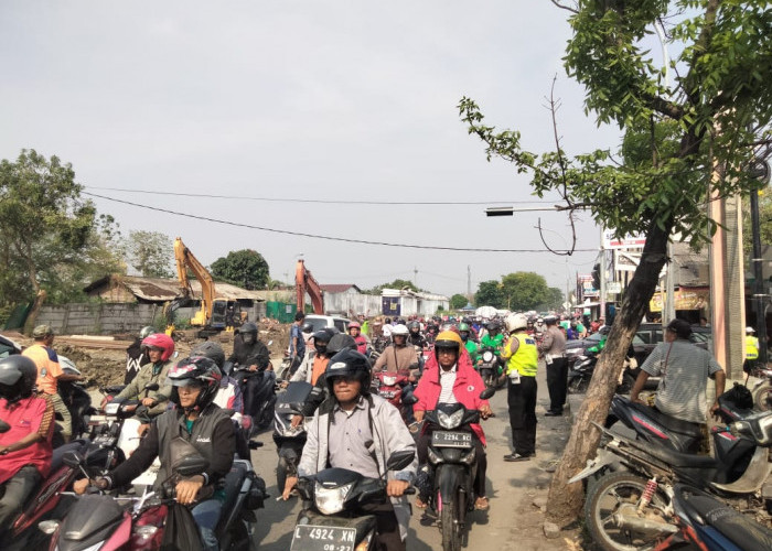 Polsek Benowo Atur Lalin Cegah Kemacetan