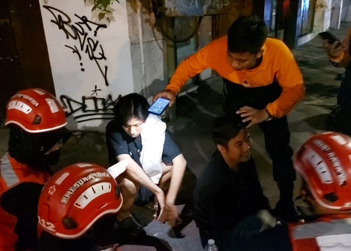 2 Warga Gayungan Dikeroyok Gerombolan Pesilat yang Konvoi di Jalan Gubernur Suryo