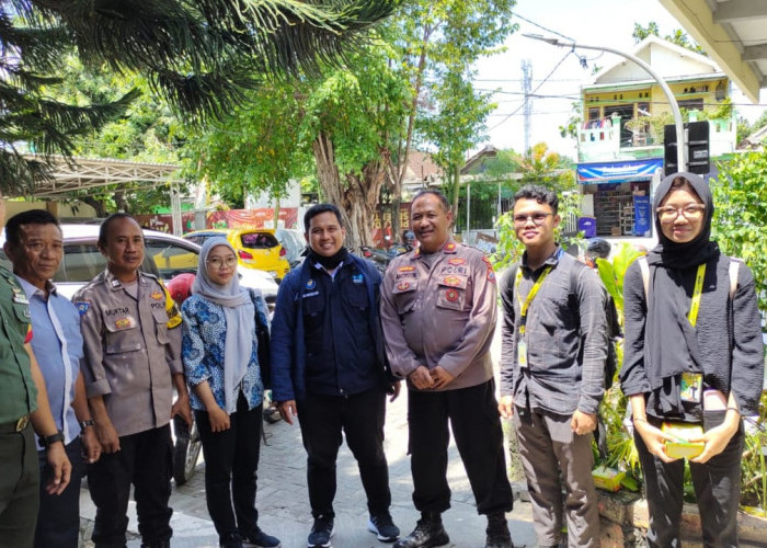 Polsek Kenjeran Bersinergi Tingkatkan Ketahanan Pangan, Salurkan Pakan Ikan Langsung ke Petani