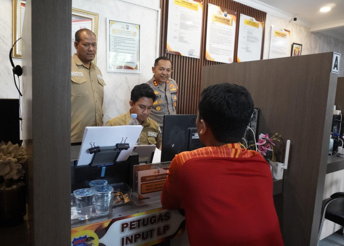 Kapolres Mojokerto Cek SPKT dan Penjagaan, Tekankan Pelayanan Maksimal