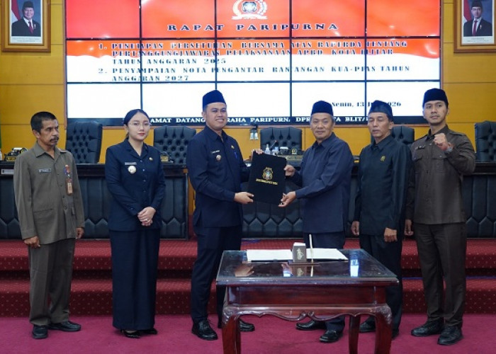 Rapat Paripurna DPRD Kota Blitar Soroti Pengelolaan Anggaran dan Minta Eksekutif Dongkrak PAD