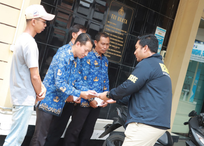 Gagalkan Maling Motor di Puskesmas Deket, Empat Warga Diganjar Penghargaan Polres Lamongan
