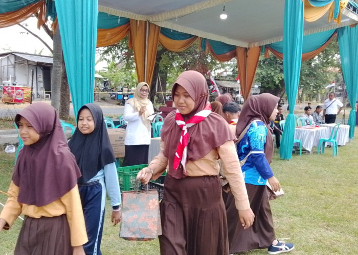 Ratusan Siswa SD di Lamongan Terima Paket Makan Bergizi Gratis Saat Berkemah
