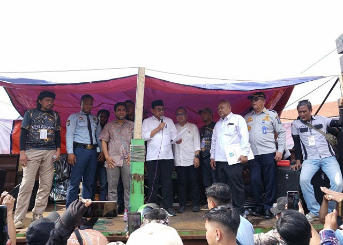 Driver Online Jatim Kepung Gedung DPRD, Tolak SK Gubernur dan Desak UU Transportasi Online