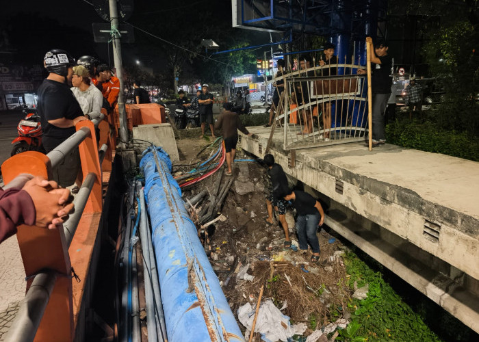 Cekcok di Jalan Berujung Pembacokan, Pengemudi Mobil di Panjang Jiwo Dihajar Massa hingga Terjun ke Sungai