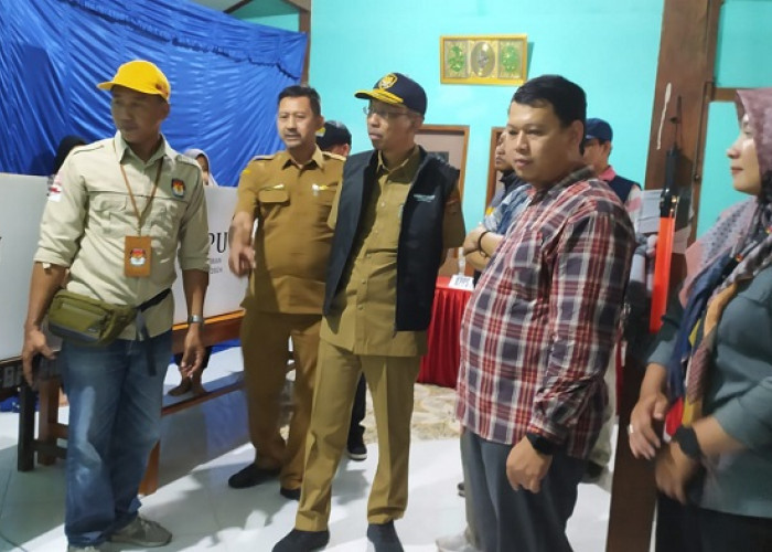 KPU Ngawi Bersama Bawaslu dan Kesbangpol Monitoring Daerah Rawan Banjir 