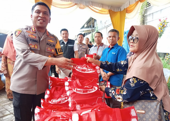 IJTI Sidoarjo Gelar Pengobatan Gratis dan Bagi Paket Sembako