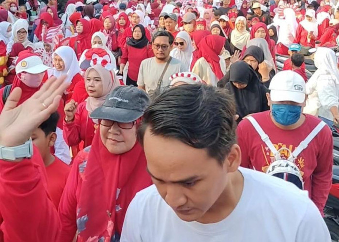 Jalan Sehat Meriahkan HUT RI ke-79 di SD Muhammadiyah 1 Menganti