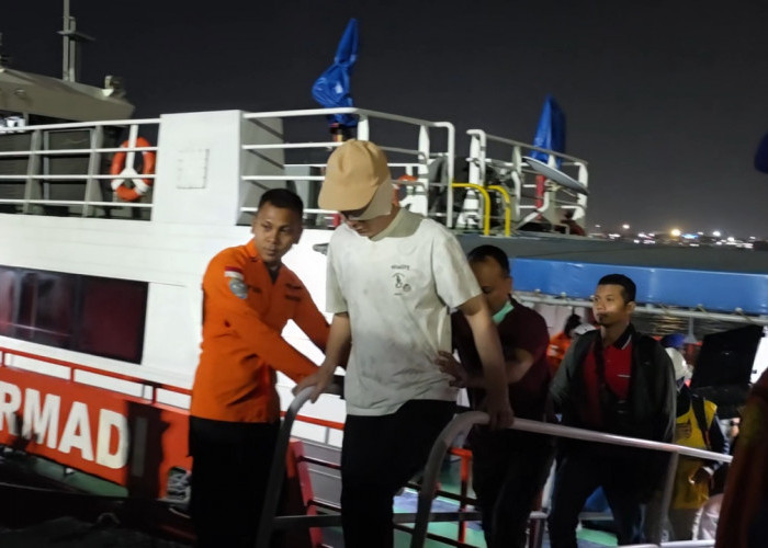 Alami Cedera di Ruang Mesin, KN SAR 249 Permadi Evakuasi WNA China di Perairan Surabaya
