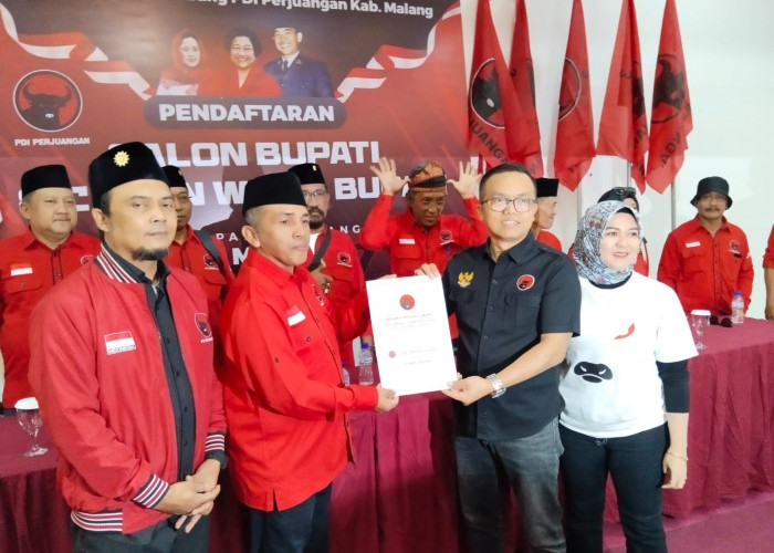 33 PAC PDI-P Kabupaten Malang Ambilkan Formulir Sanusi
