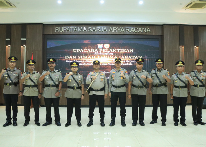 Perkuat Pelayanan Publik, Kapolres Gresik Pimpin Sertijab Sejumlah PJU dan Kapolsek Jajaran