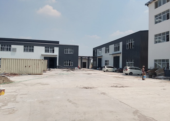 PBG dan SLF Belum Masuk DPUPR Jombang, Pembangunan Pabrik Sepatu Pengampon Terus Berjalan