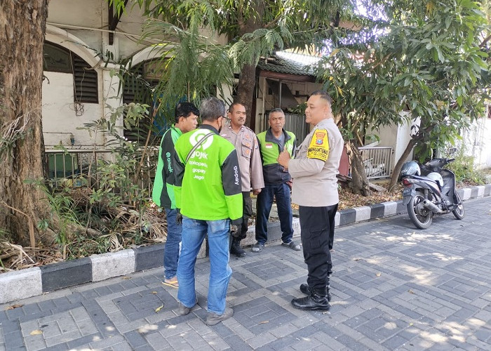Polsek Wiyung Sosialisasikan Call Center 110  Sasar Pengemudi Ojol di Surabaya