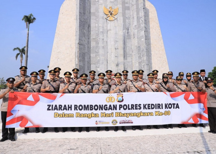 Jelang Hari Bhayangkara Ke-80, Polres Kediri Kota Gelar Ziarah di TMP Joyoboyo