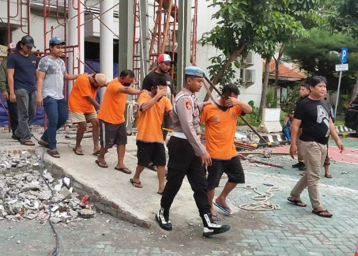 Polrestabes Surabaya Bongkar Pengoplosan Elpiji 3 Kg ke 12 Kg, Raup Miliaran Rupiah