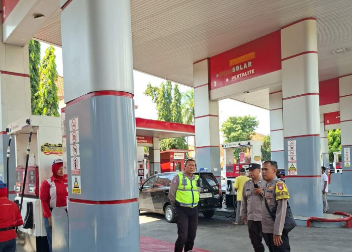 Pastikan Stok BBM Aman, Polsek Bubutan Gelar Patroli Presisi di SPBU 