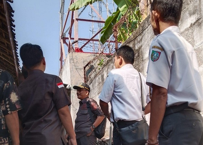 Tak Kantongi SLF dan Mepet Rumah Warga, Komisi A DPRD Jombang Desak Tower Losari Disegel 