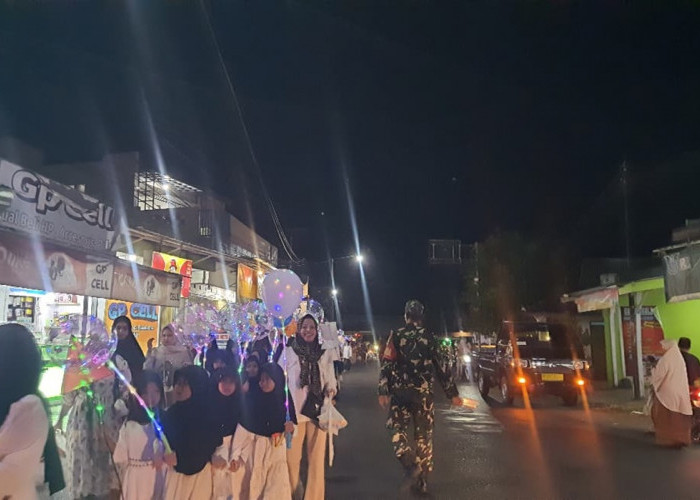Babinsa Kawal Pawai Ta'aruf TPQ Dawuhan Lor Sambut 1 Muharam 1448 H
