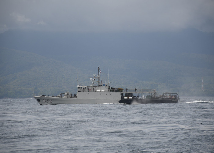 Pencarian KMP Tunu Pratama Jaya: TNI AL Kerahkan Kapal Perang, Pesawat Udara, Helikopter