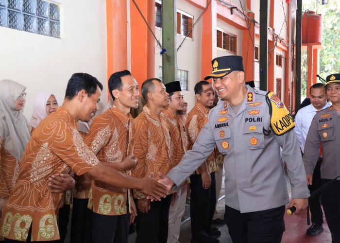 Polisi Peduli Pendidikan, Kapolres Ngawi Kunjungi SMK PGRI 1 Dorong Pembentukan Karakter Pelajar