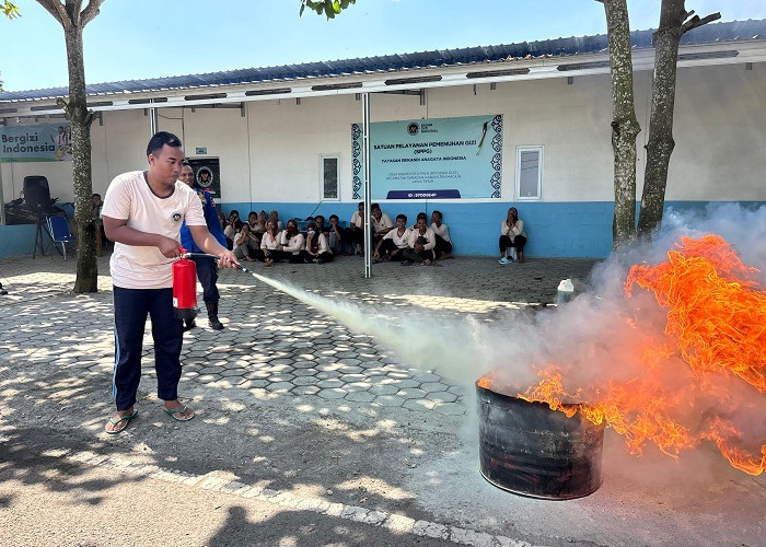 Dapur MBG Ngepeh Omah Idjo Sah Tersertifikasi Antikebakaran