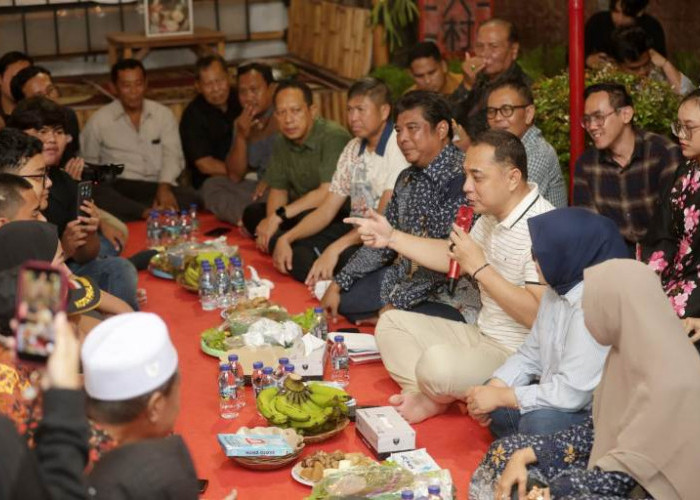 Eri Cahyadi Dorong Gen-Z Banjarsugihan Surabaya Kembangkan Melon dan Ayam Petelur