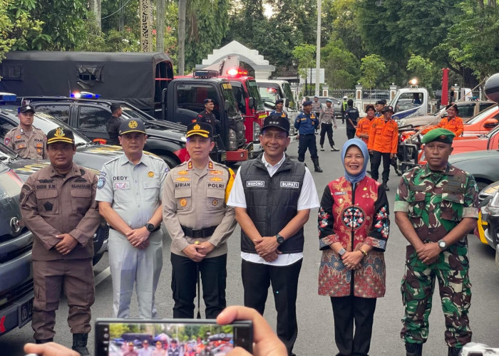 Bupati Bojonegoro Pimpin Apel Gelar Pasukan Operasi Lilin Semeru 2025, Pastikan Kenyamanan dan Keamanan Warga