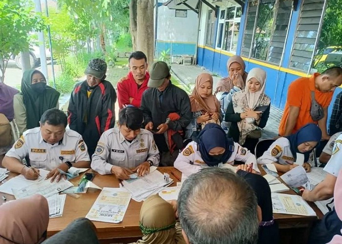 Pendaftaran Mudik Gratis Dibuka, Kantor Dishub Gresik Diserbu Ratusan Calon Pemudik