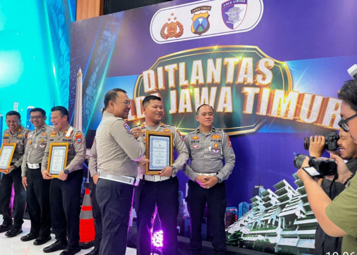 Satlantas Polres Bojonegoro Raih Juara 1  Ambulance Road Safety dan 2 Kawasan Tertib Lalu Lintas 
