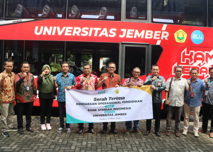 Unej Terima Kado Istimewa Bus Double Decker dari Bank Syariah Indonesia