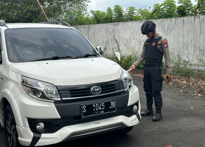 Team Sterilisasi Polres Blitar Memastikan Keamanan Penuh: Pemeriksaan Gedung KPU serta Gudang Logistik Pemilu 