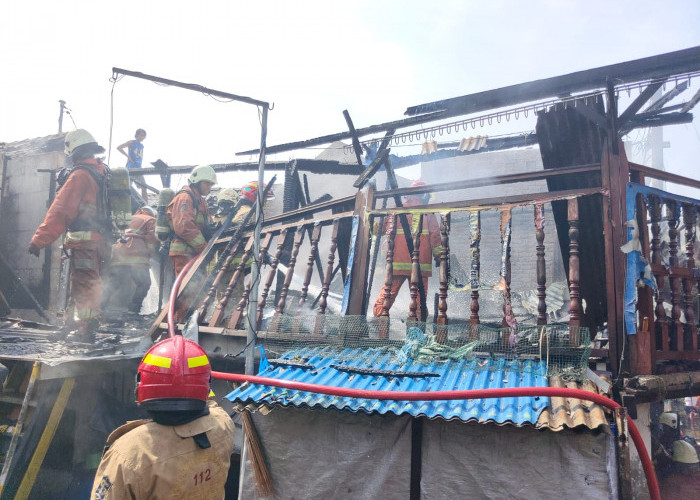 Rumah di Dupak Timur Surabaya Hangus Terbakar, Diduga Korsleting Listrik