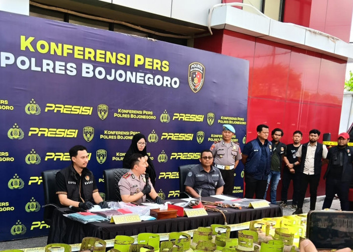 Satreskrim Polres Bojonegoro Bekuk Lima Pelaku Penipuan Lansia Berkedok Haji