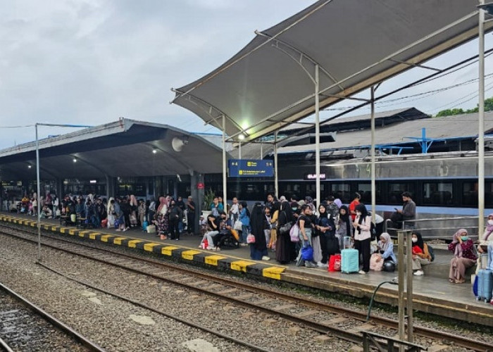 Erupsi Gunung Anak Krakatau, KAI Operasikan 1 KA Tambahan dari Stasiun Malang ke Gambir