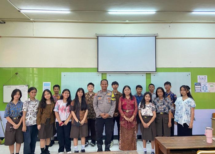 Edukasi Polsek Wiyung Rangkul Siswa-Siswi SMP Kristen YBK Surabaya