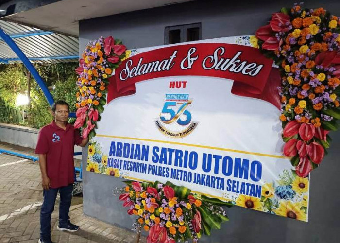 HUT Ke-56 SKH Memorandum, Kasatreskrim Polres Metro Jaksel Kirim Karangan Bunga Pertama