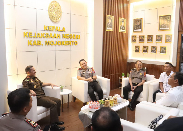 Awali Tugas Baru, Kapolres Mojokerto Sambangi Kejari dan PN Perkuat Soliditas Lintas APH