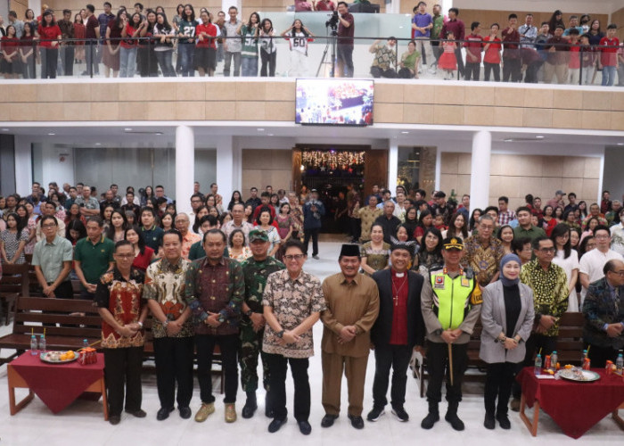 Misa Malam Natal,  Kapolres dan Forkopimda Sambangi Gereja di Bojonegoro