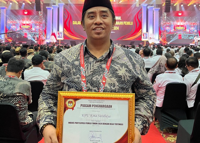 KPU Surabaya Jaga Tradisi Juara, Raih Dua Penghargaan Tingkat Nasional 