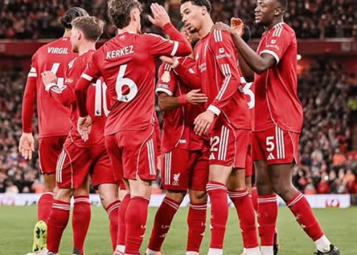 Ekitike Borong Gol, Salah Kembali Lebih Cepat saat Liverpool Tundukkan Brighton 2-0