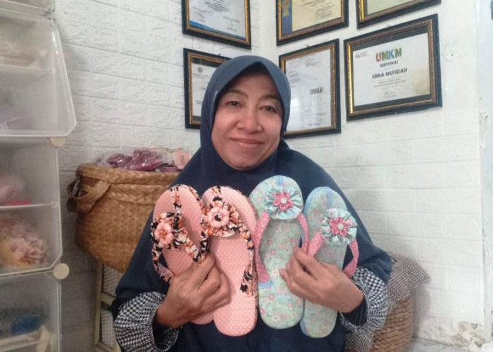 Sandalku Handmade, UMKM dari Wisma Kedung Asem Surabaya yang Mendunia