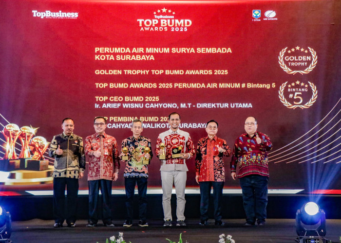 Perumda Air Minum Surya Sembada Kota Surabaya Raih Golden Trophy TOP BUMD Awards 2025