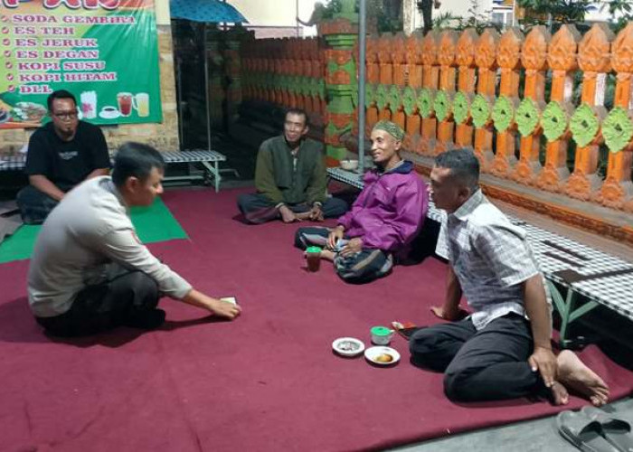 Polsek Pasirian Lumajang Sisir Titik Rawan dan Ajak Warga Jaga Kamtibmas