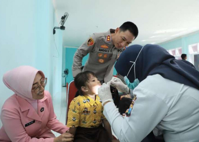 Bhayangkari Kediri Kota dan Dinkes Gelar Skrining Kesehatan Guru dan Siswa TK Kemala 41