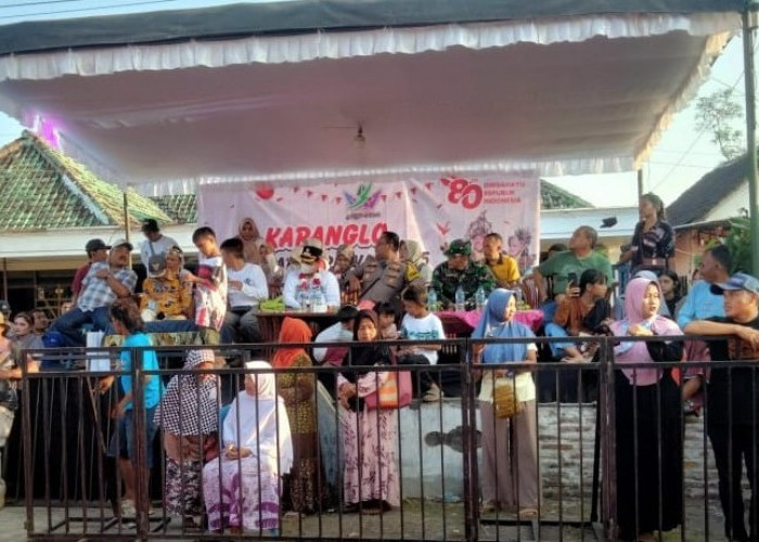 Brewok Kembar Guncang Karnaval Karanglo, Warga Lumajang Tumpah Ruah