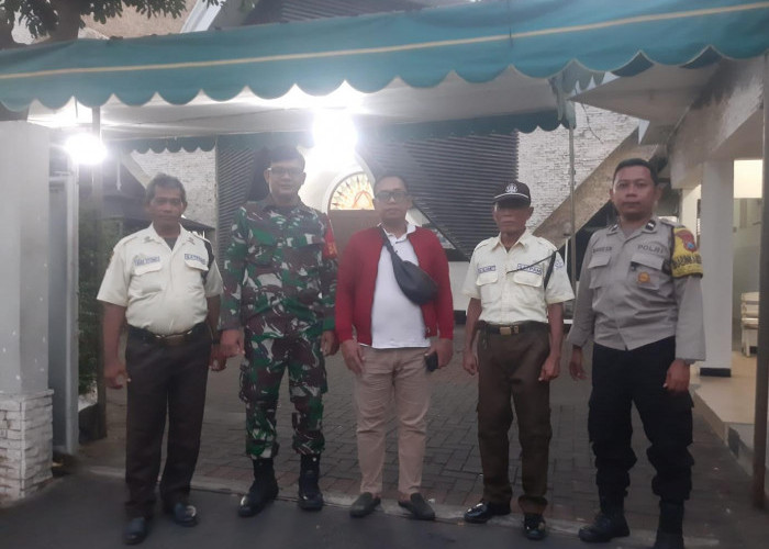 Komitmen Jaga Toleransi, Kapolsek Sukomanunggal Pimpin Pengamanan Ibadah Paskah