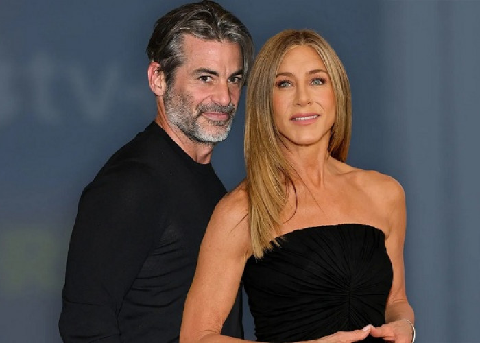 Perjalanan Cinta Jennifer Aniston dan Jim Curtis dari Sahabat Menjadi Kekasih