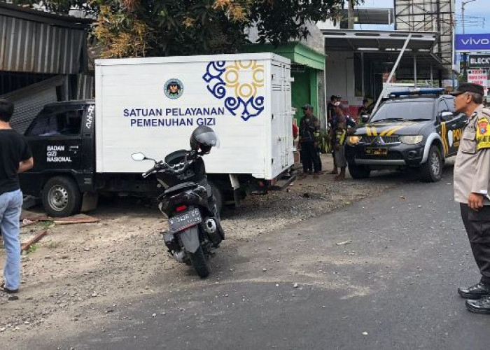 Mobil MBG Donomulyo Malang Tak Terkendali Tabrak Tiga Rumah Warga