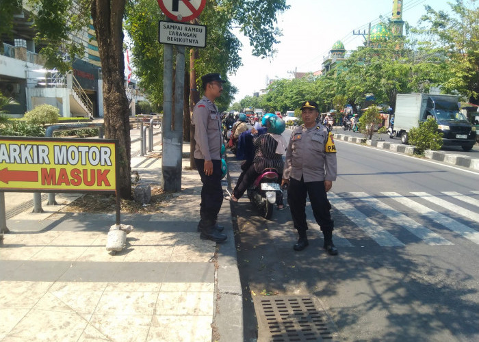 Respons Pengaduan Masyarakat, Polsek Simokerto Patroli Kota Presisi KRYD di Kaza Mall